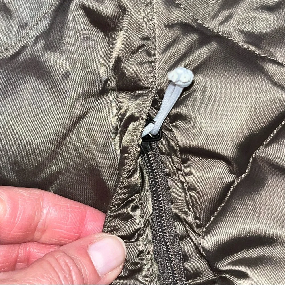 The North Face 550 Bronze Satin Down Puffer Jacket Coat Women’s size Small - Picture 6 of 14
